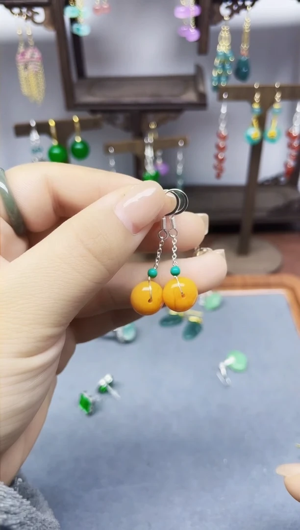 蜜蜡未镶嵌耳饰823000