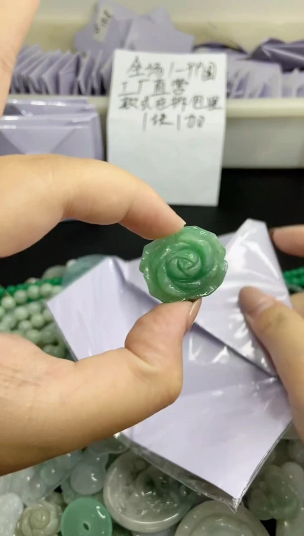 翡翠未镶嵌颈饰星河工厂甄选多样性发货微瑕介意勿拍~