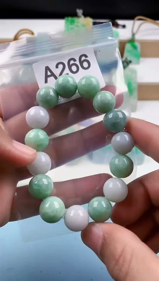 【闪购商品】翡翠挂件未镶嵌天然翡翠吊坠挂件