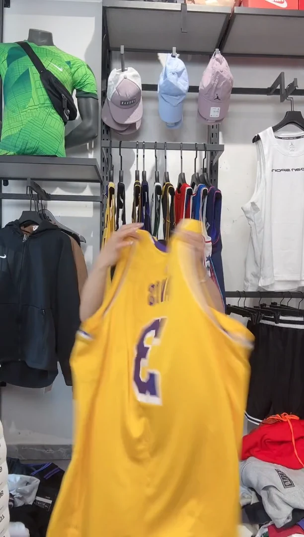 1805编码 耐克卫衣服饰过款为准 尺码XL