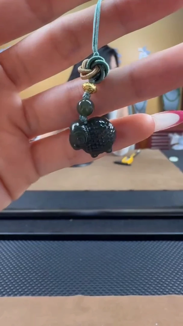 颈饰未镶嵌和田玉挂件