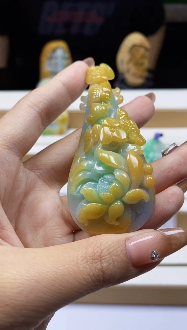 颈饰未镶嵌翡翠1