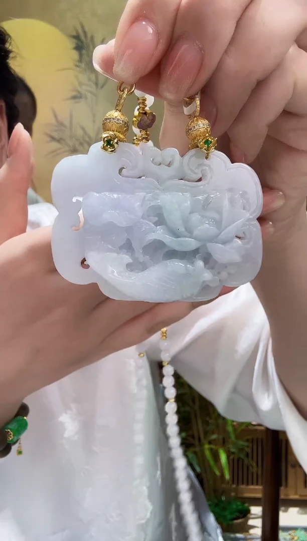 颈饰未镶嵌翡翠吊坠