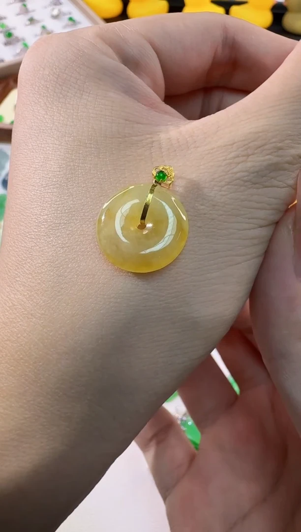 颈饰18K金镶嵌翡翠缅甸A货翡翠