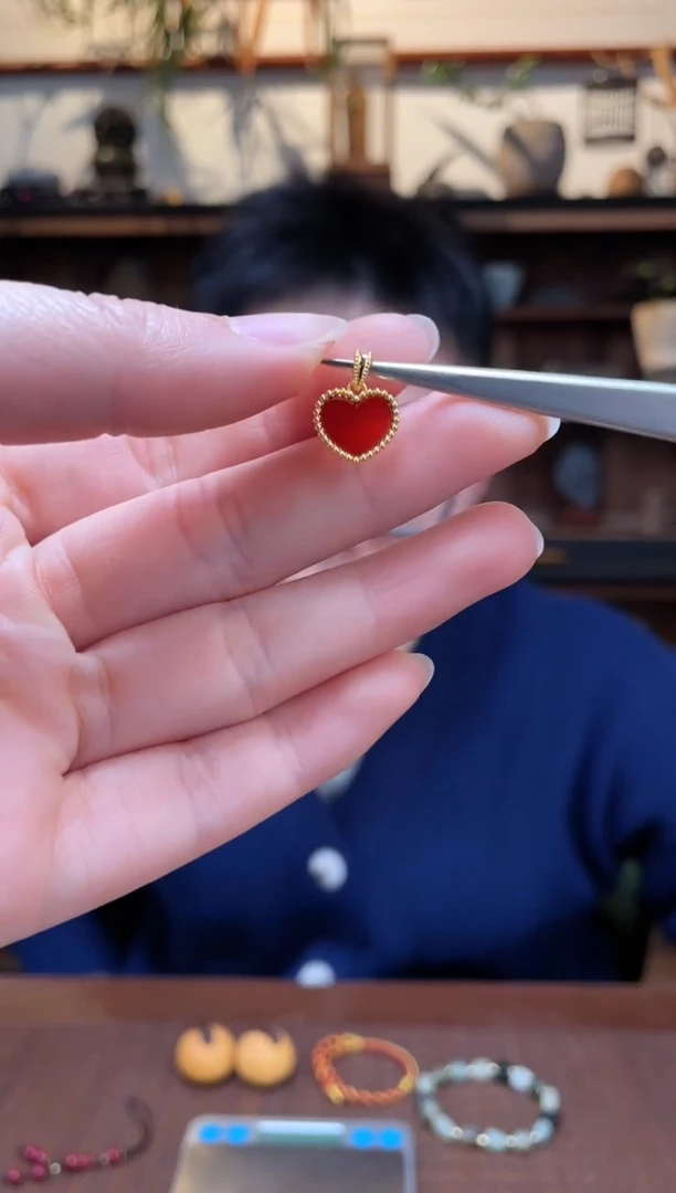 【闪购商品】玛瑙/玉髓吊坠18K金镶嵌18K红玛瑙桃心吊坠MY赠链