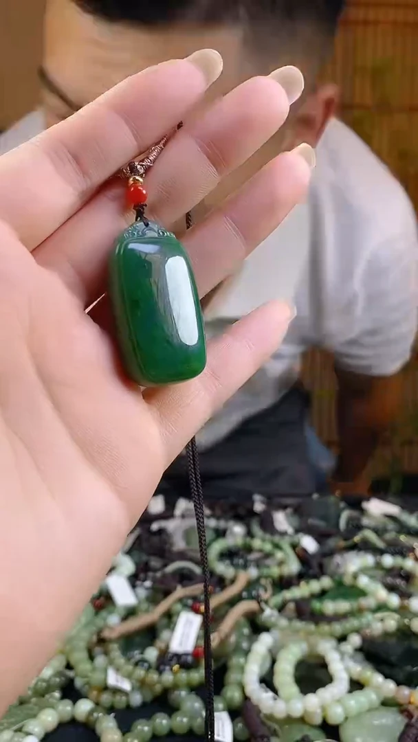 和田玉未镶嵌颈饰多样性发货，拍一发一