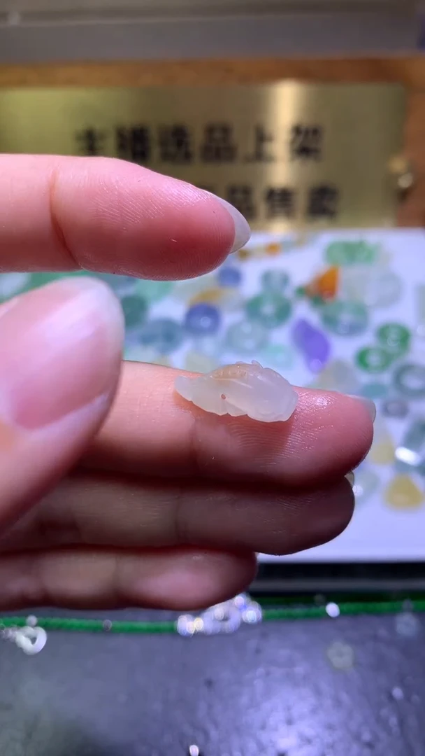 未镶嵌定制翡翠毛货