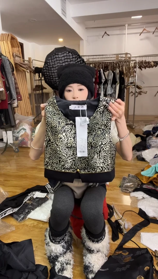 M码       90-105斤   马甲