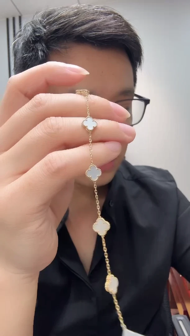 18K金镶嵌贝壳（贝母）手链白色k黄，小号五花手链