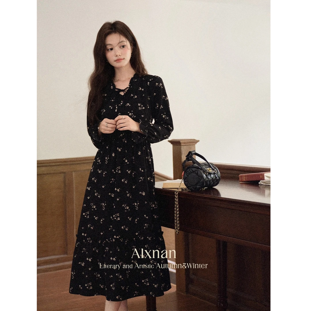 鹿向南「海德庄园」早秋韩系气质女秋季新款碎花显瘦连衣裙