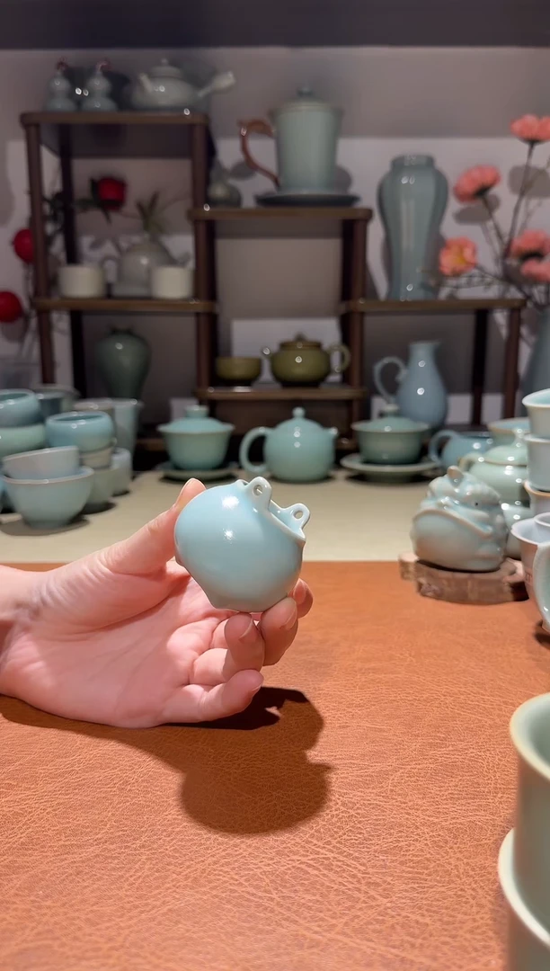摆件瓷双耳三足圆炉 香炉陈设手把件 仿古釉不开片一级精品