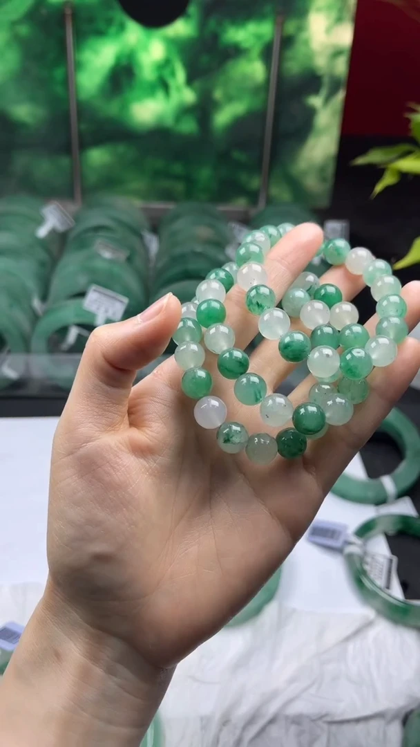 【闪购商品】石英质玉手串未镶嵌天然非洲翠手串多样性发一件