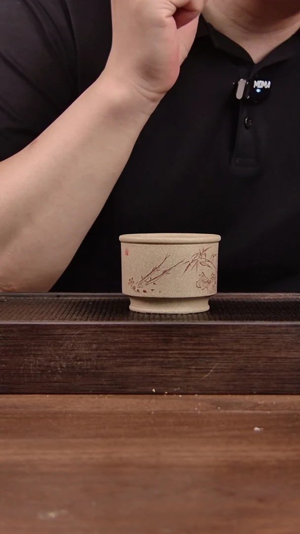 茶壶紫砂本绿两条小鱼刻绘压手杯！