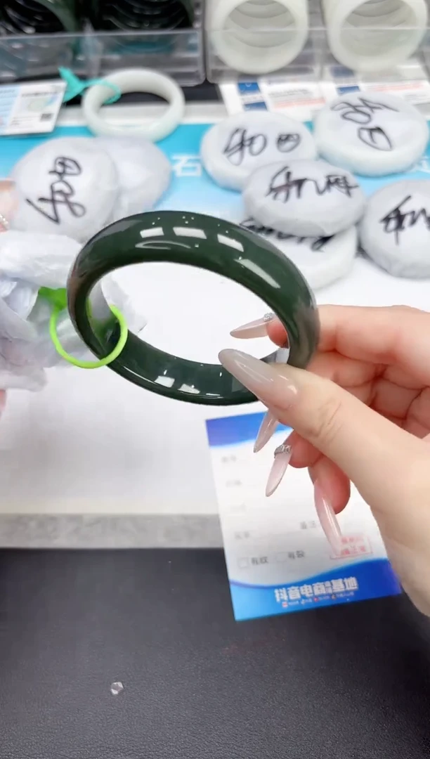 未镶嵌手镯和田玉10.2-137-62.8