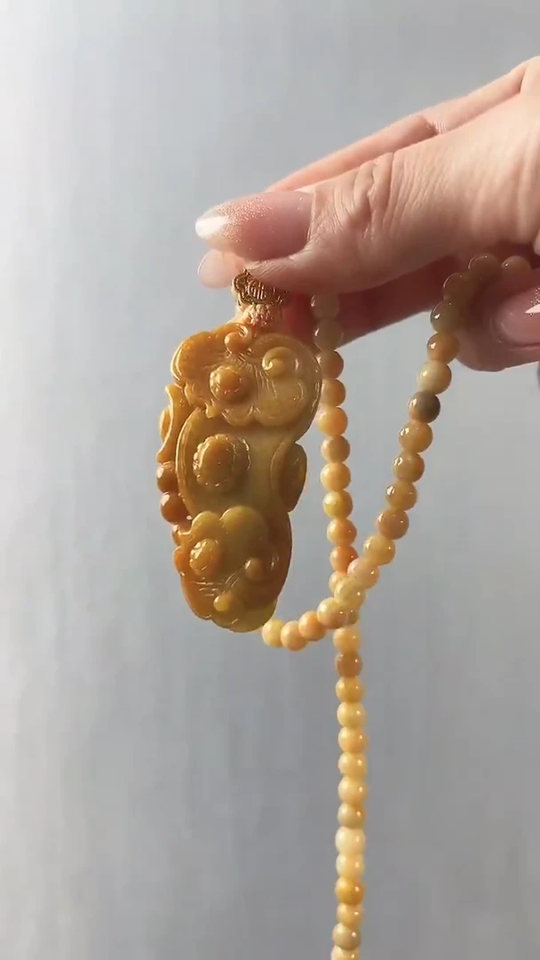 颈饰未镶嵌翡翠如意