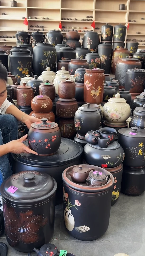 罐瑕疵茶叶罐 红梅腰鼓  244