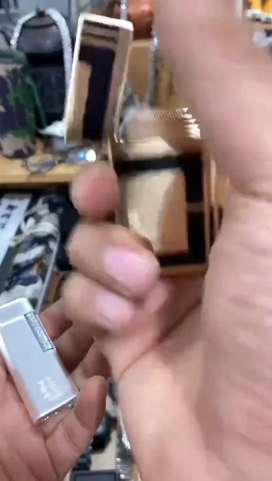 瓷片闪购商品  如图所示