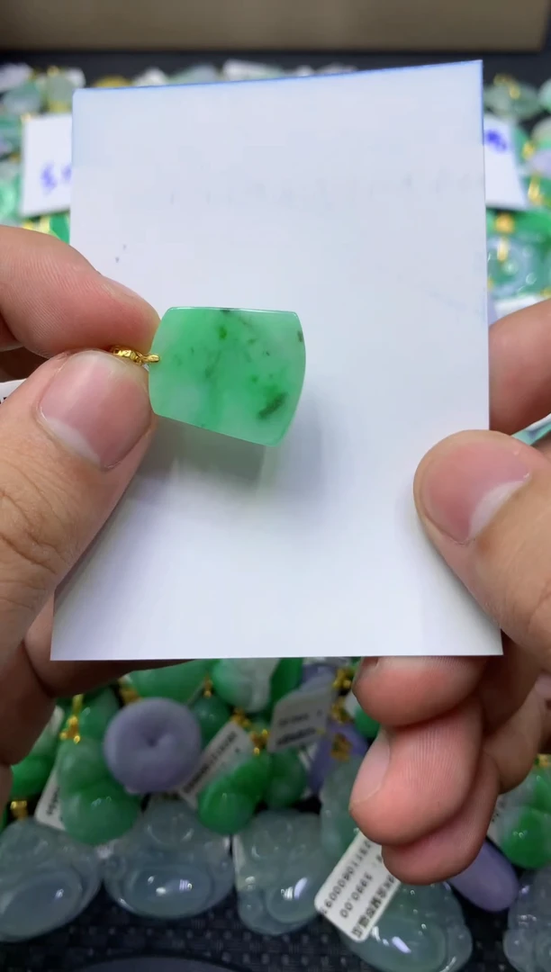 颈饰未镶嵌翡翠天然缅甸翡翠A货