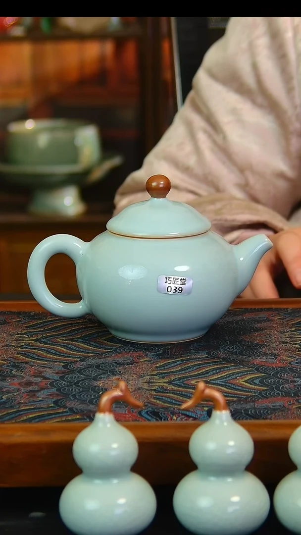 瓷片天青官帽壶微瑕