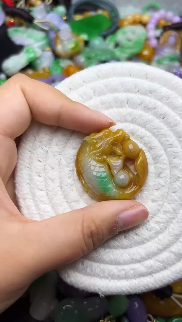 颈饰未镶嵌翡翠缅甸翡翠吊坠
