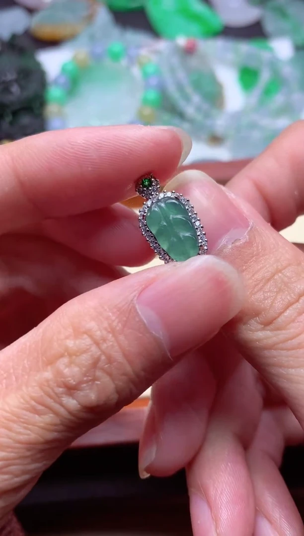 【闪购商品】翡翠颈饰未镶嵌多样性发货 发其一 天然翡翠