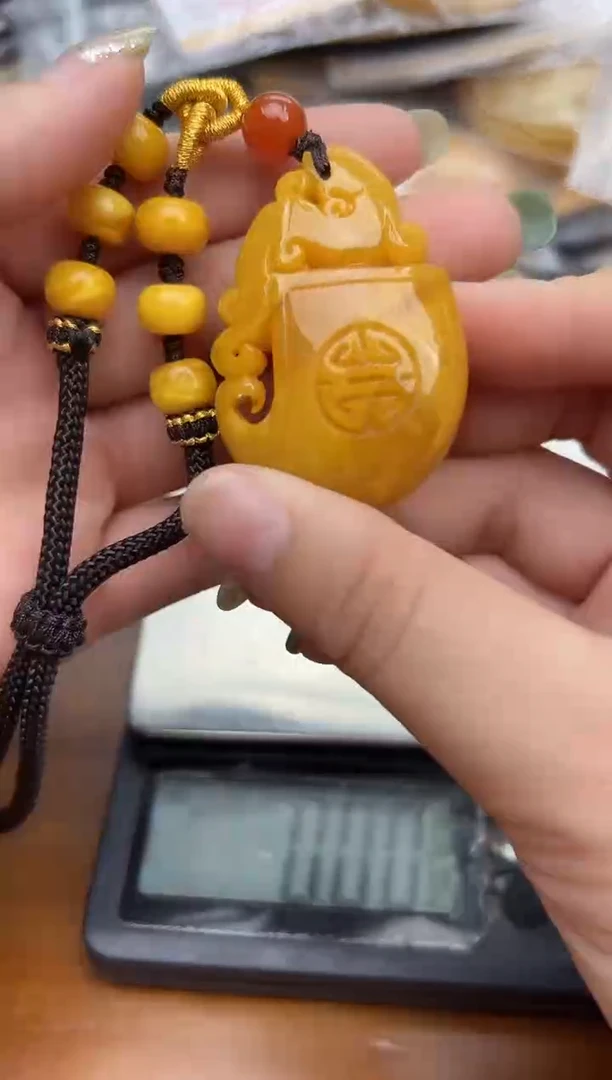 未镶嵌蜜蜡裸石蜜蜡吊坠