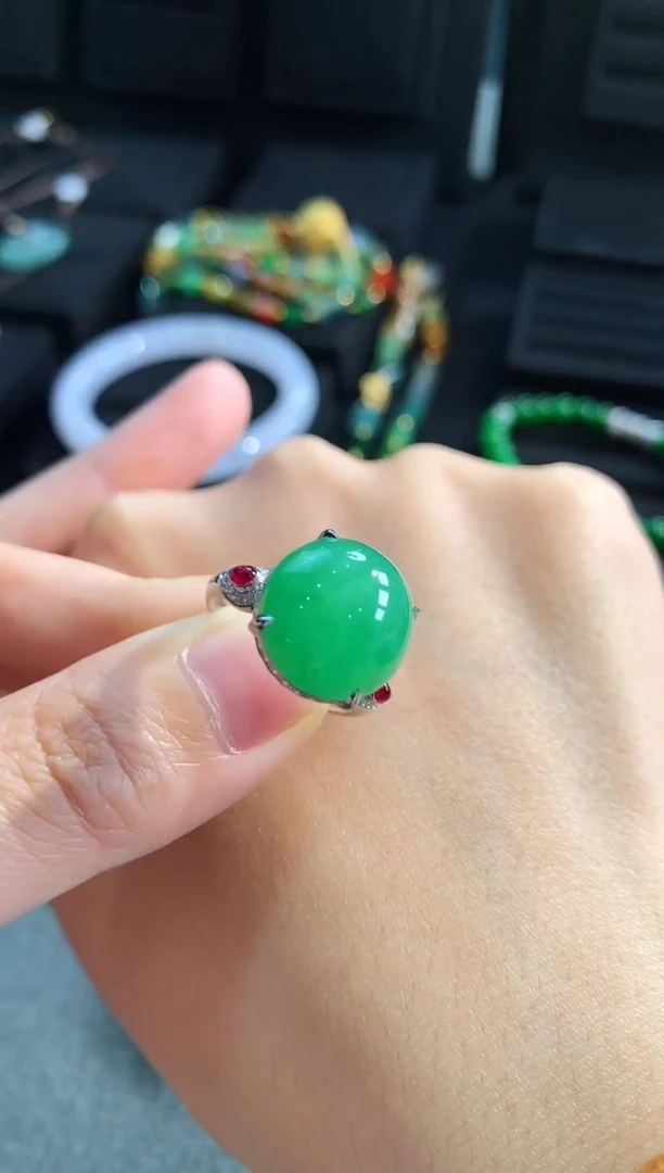 【闪购商品】翡翠戒指18K金镶嵌手饰