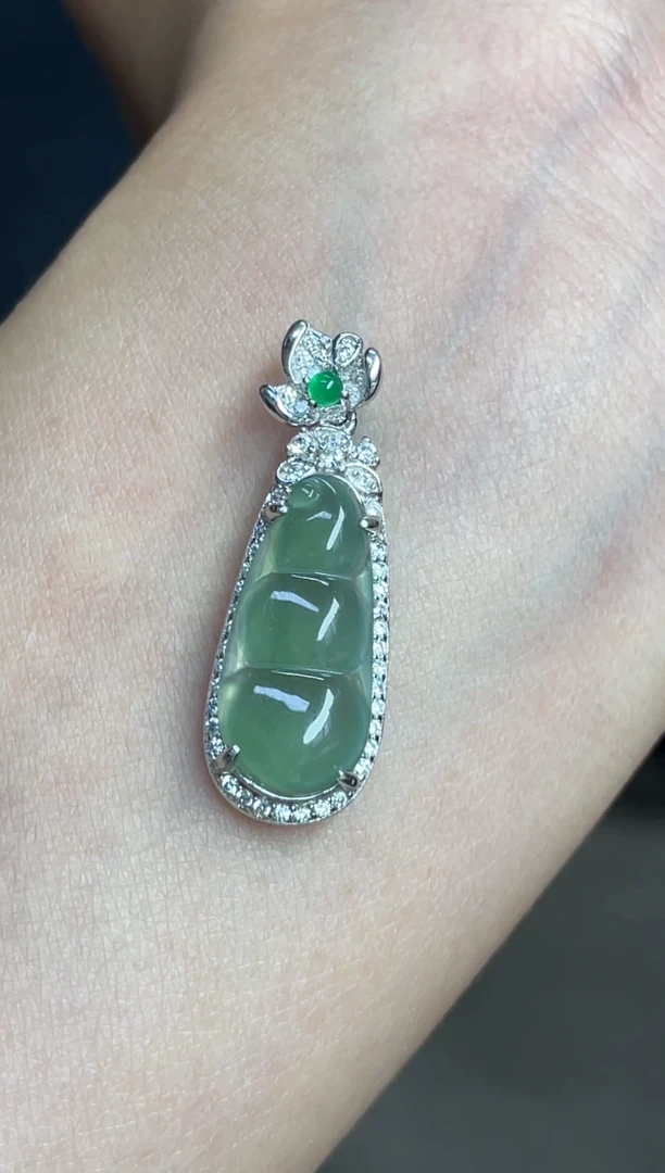 颈饰银S925镶嵌翡翠（50号链接）纯天然A货缅甸翡翠豆子吊坠