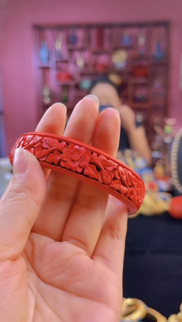 非遗 雕漆铜手镯 62 红黑 花卉纹