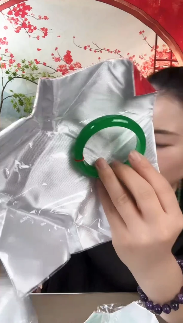 杨**依圣吉推荐款绿镯圈口58
