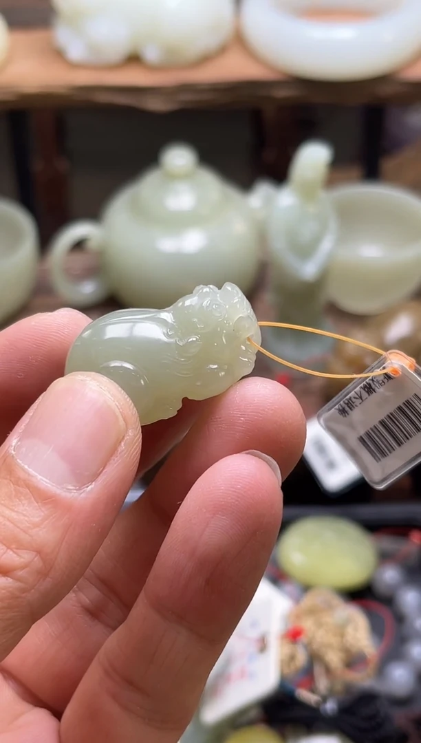 【闪购商品】和田玉吊坠未镶嵌且末迪克兰 貔貅 90070