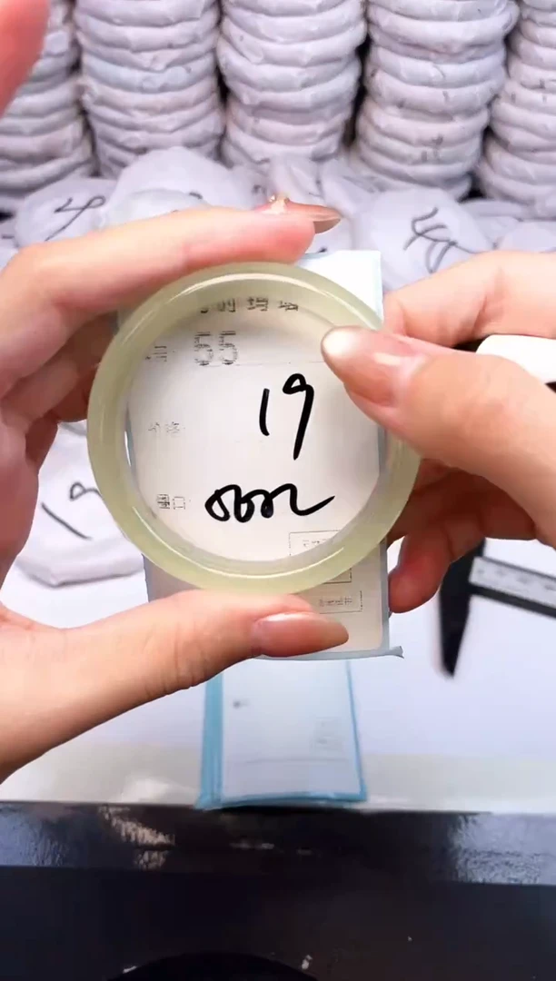 手镯玛瑙/玉髓未镶嵌55