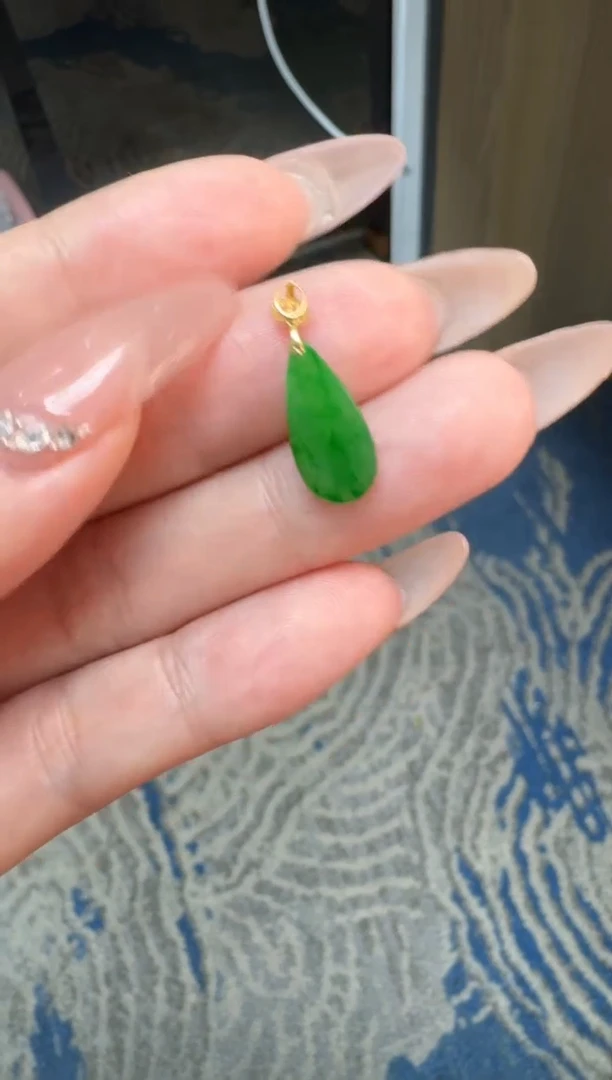 【闪购商品】翡翠颈饰18K金镶嵌缅甸翡翠A货吊坠