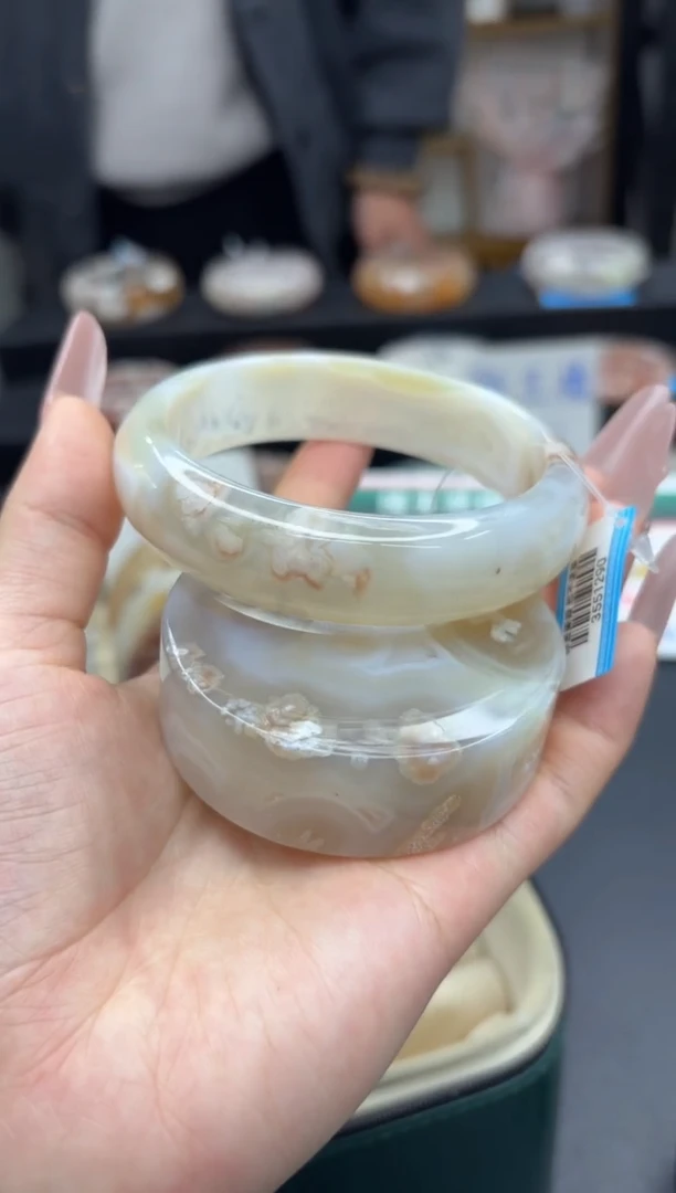 【闪购商品】石英质玉手镯未镶嵌A1315(64圈赠送镯心)