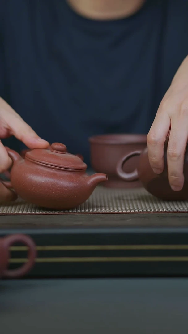 茶壶紫砂全手茄皮紫泥小梨160cc