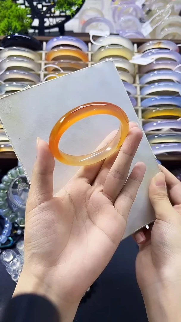 玛瑙/玉髓手镯未镶嵌56.3圈口放漏