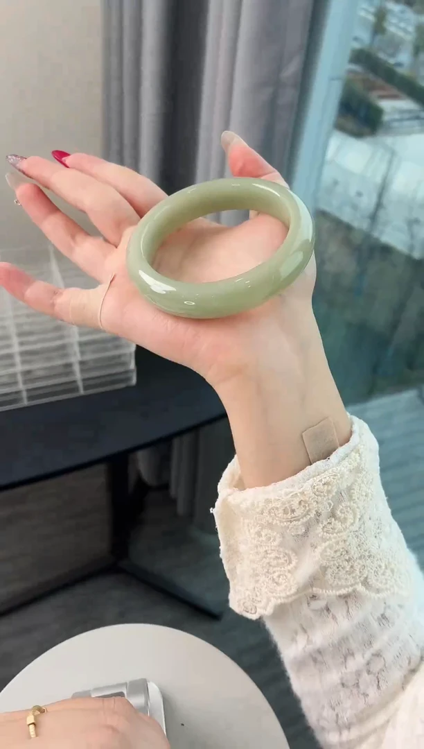 未镶嵌手镯石英质玉19.58
