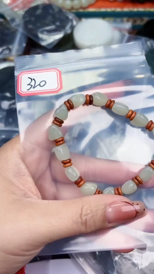 颈饰未镶嵌和田玉和田玉