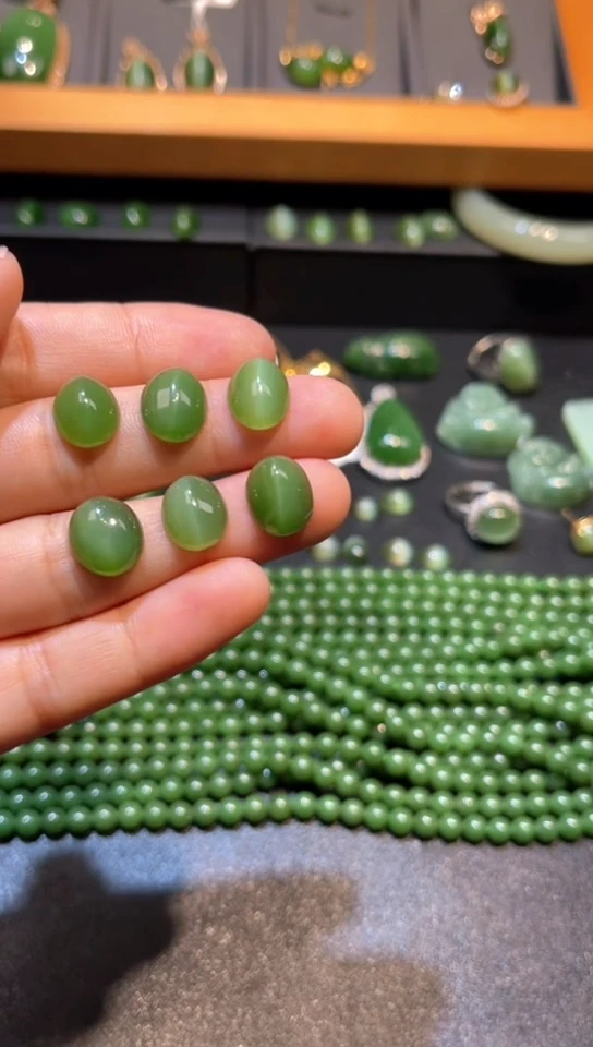 和田玉未镶嵌珠宝半成品碧玉猫眼裸石