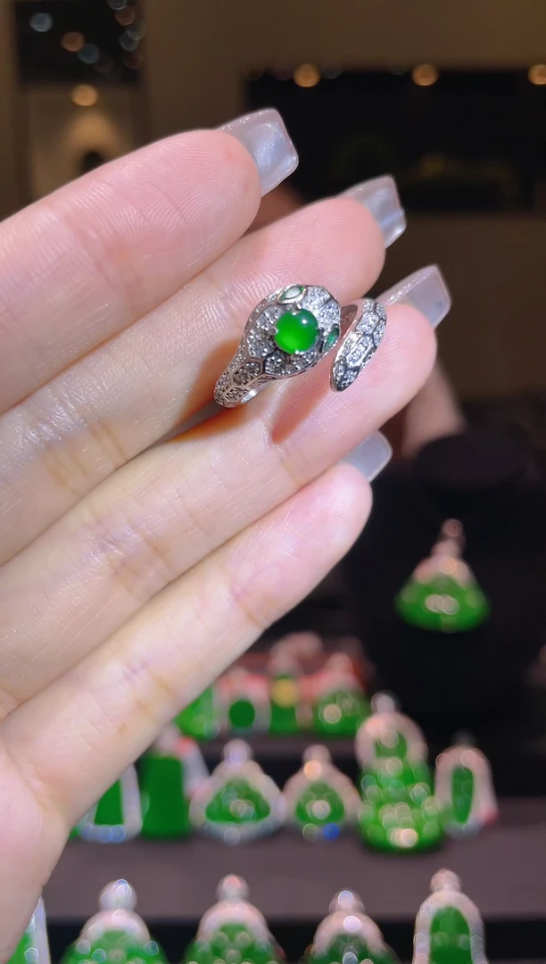 【闪购商品】翡翠吊坠(不含链)未镶嵌A2