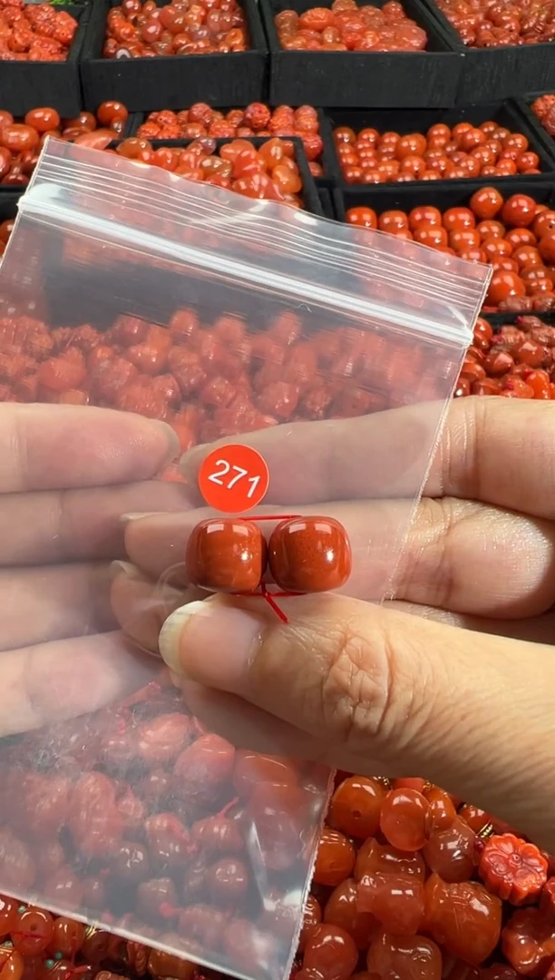 南红玛瑙未镶嵌颈饰1