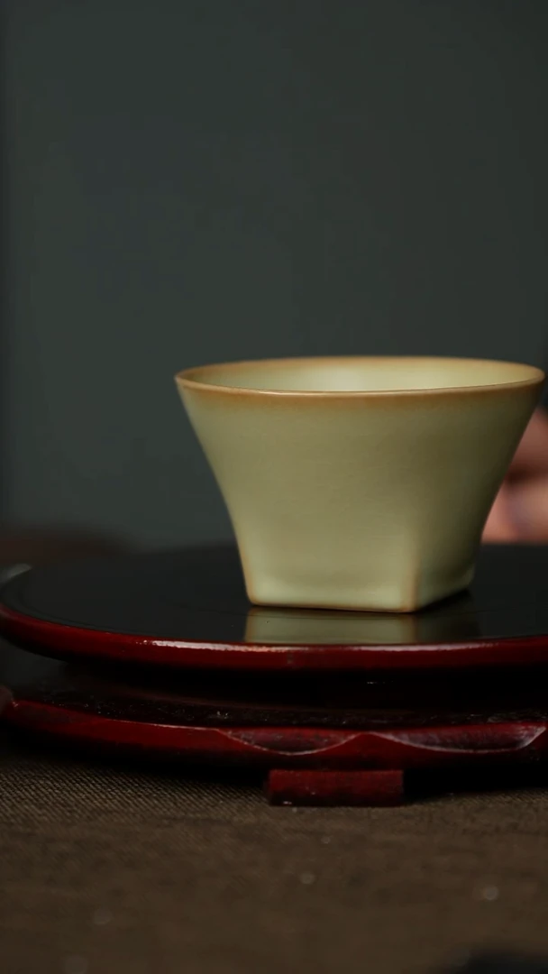 全品 粉青 天圆地方 带底款