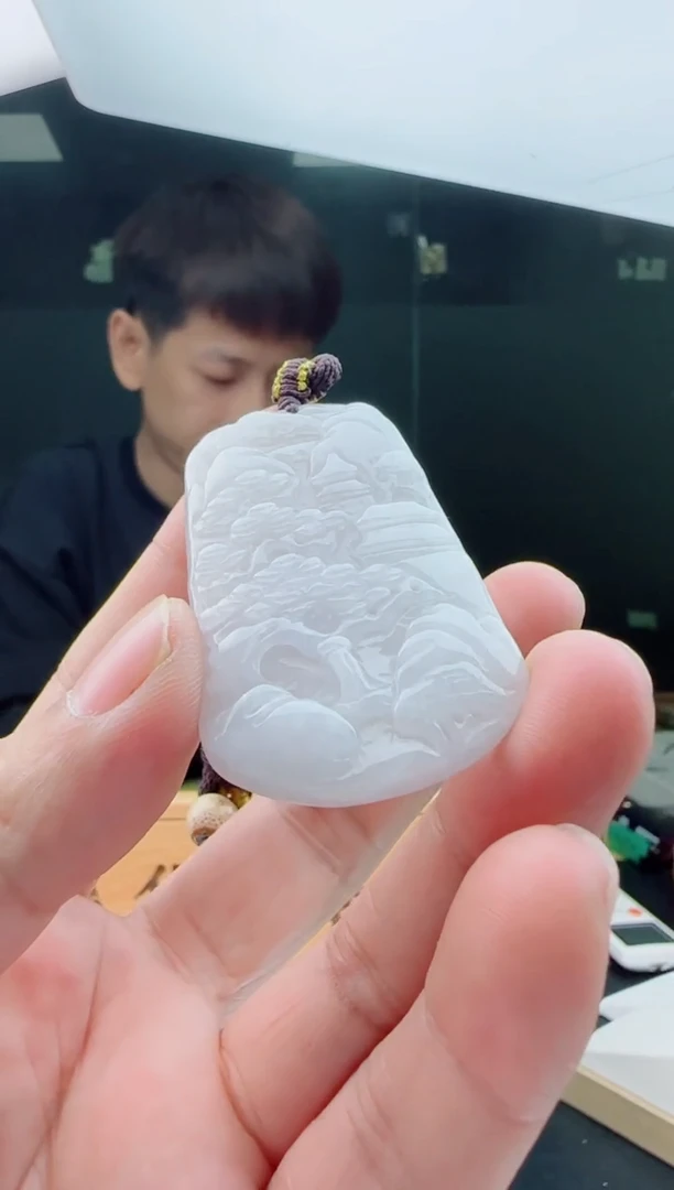 【闪购商品】翡翠颈饰未镶嵌1111111111