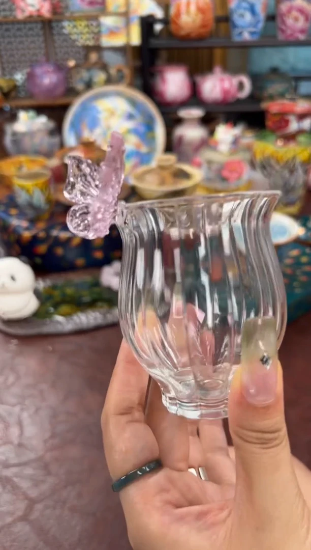 水粉玻璃蝴蝶竖纹套杯