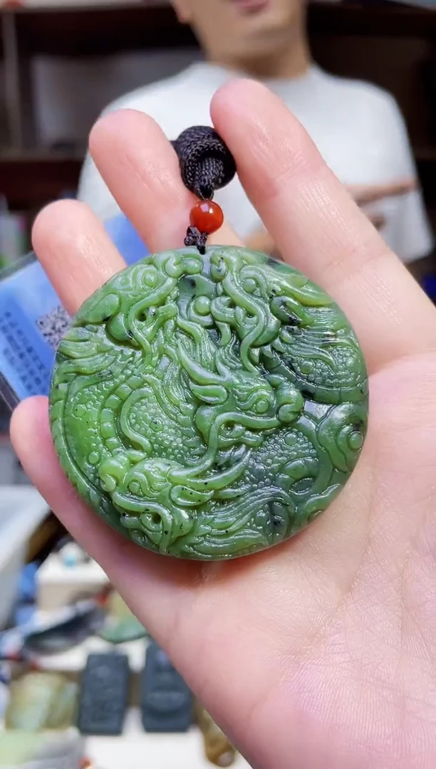 和田玉未镶嵌颈饰1