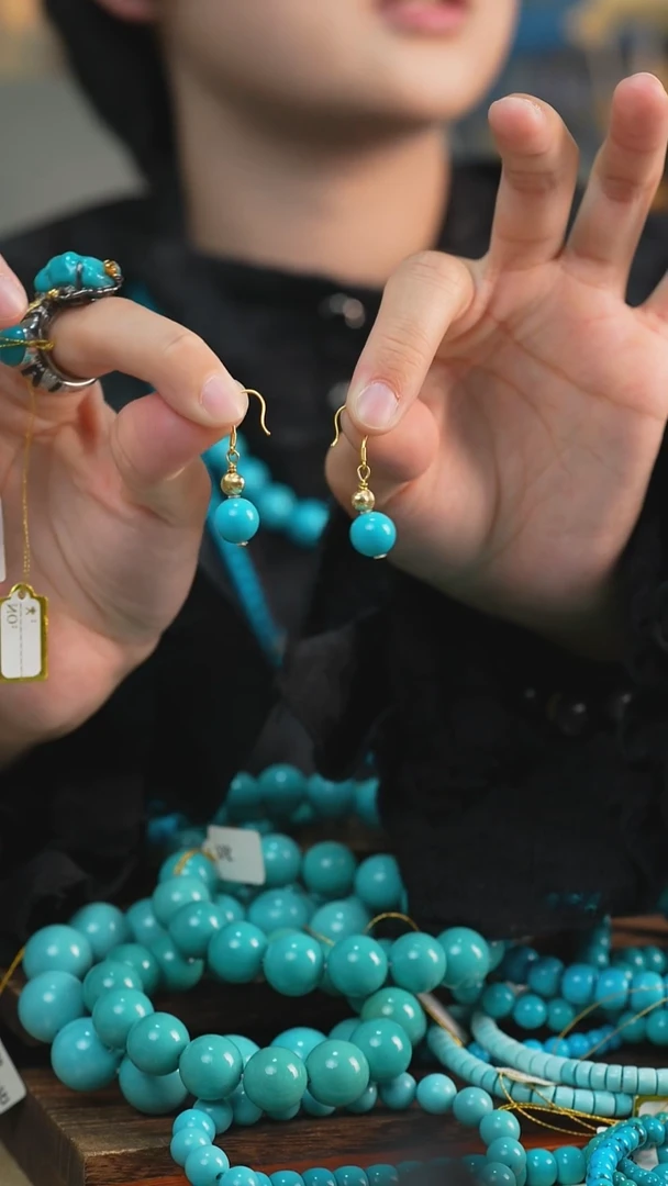 18K金镶嵌绿松石耳钉多样性发一