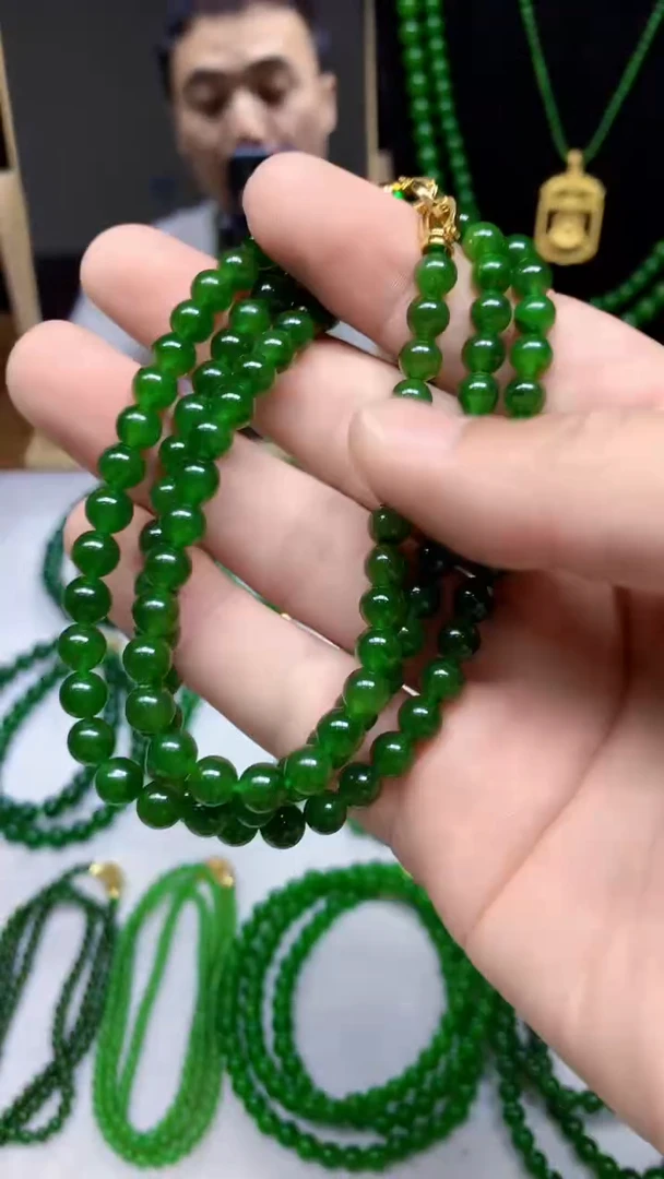 和田玉（碧玉）未镶嵌项链卡6的菠菜绿