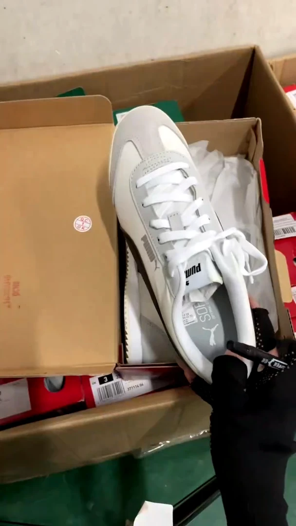 彪马时尚休闲运动鞋37.5M   C157