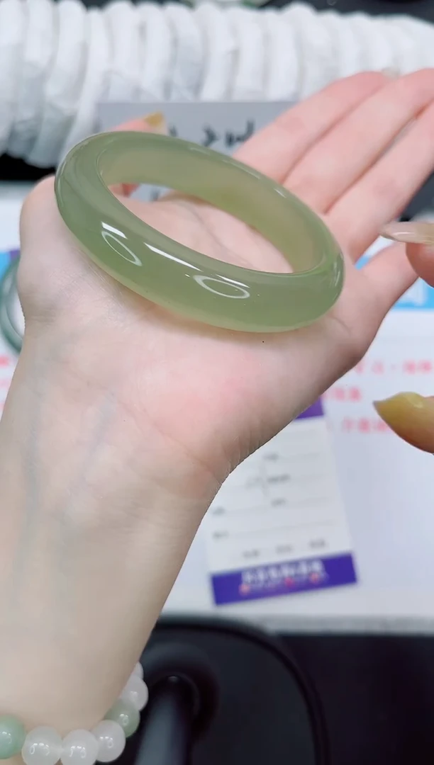 石英质玉手镯未镶嵌492