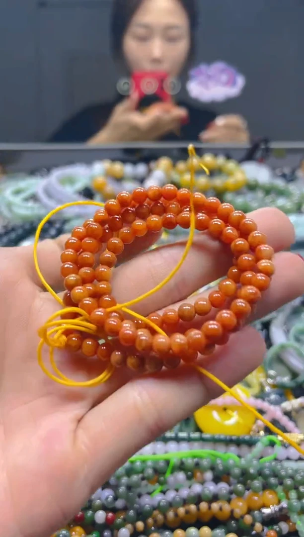 颈饰未镶嵌翡翠4MM/U/翡翠A货，一件也是批发价